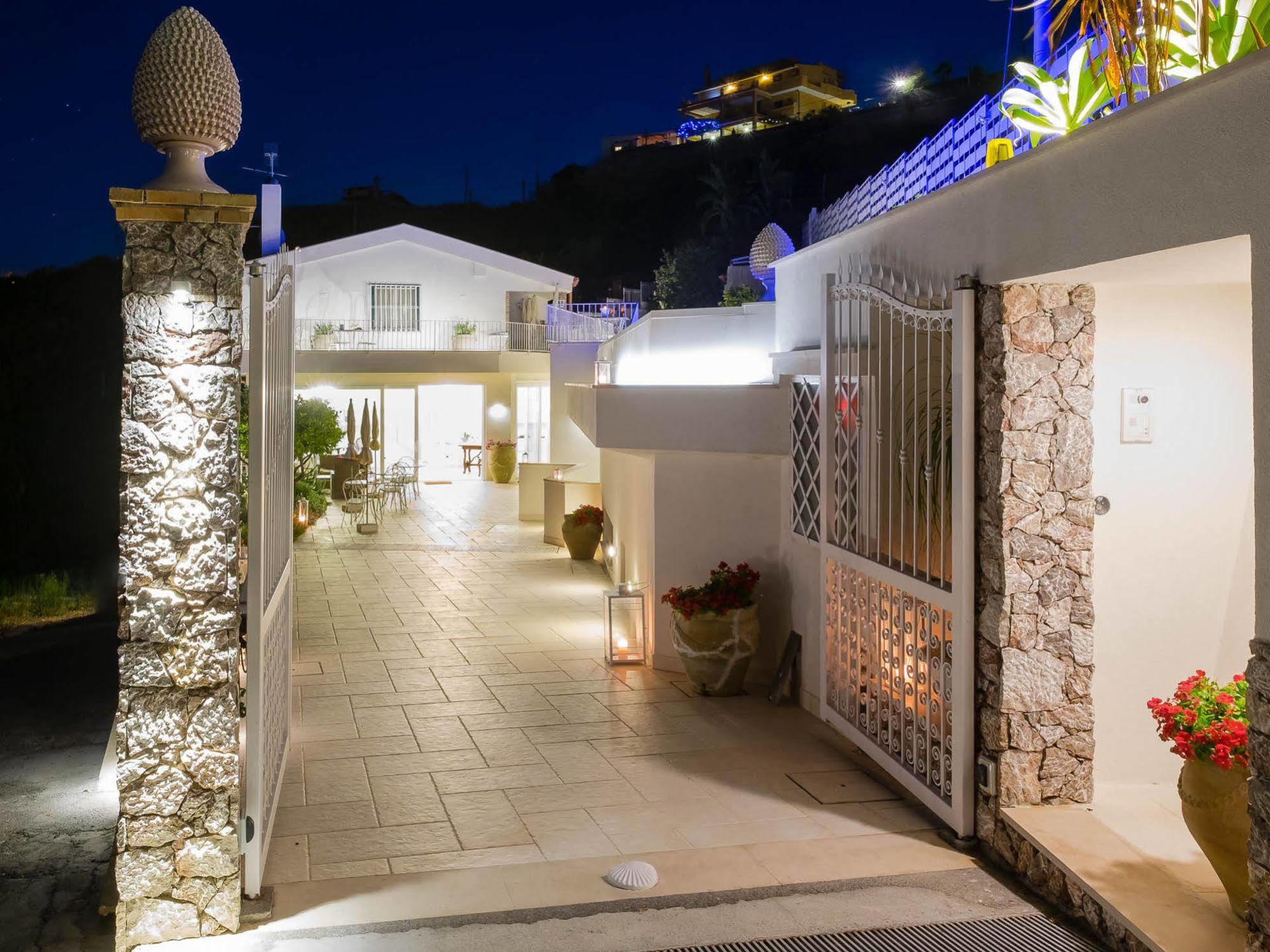 Sciccosa Guest House ตาออร์มินา ภายนอก รูปภาพ