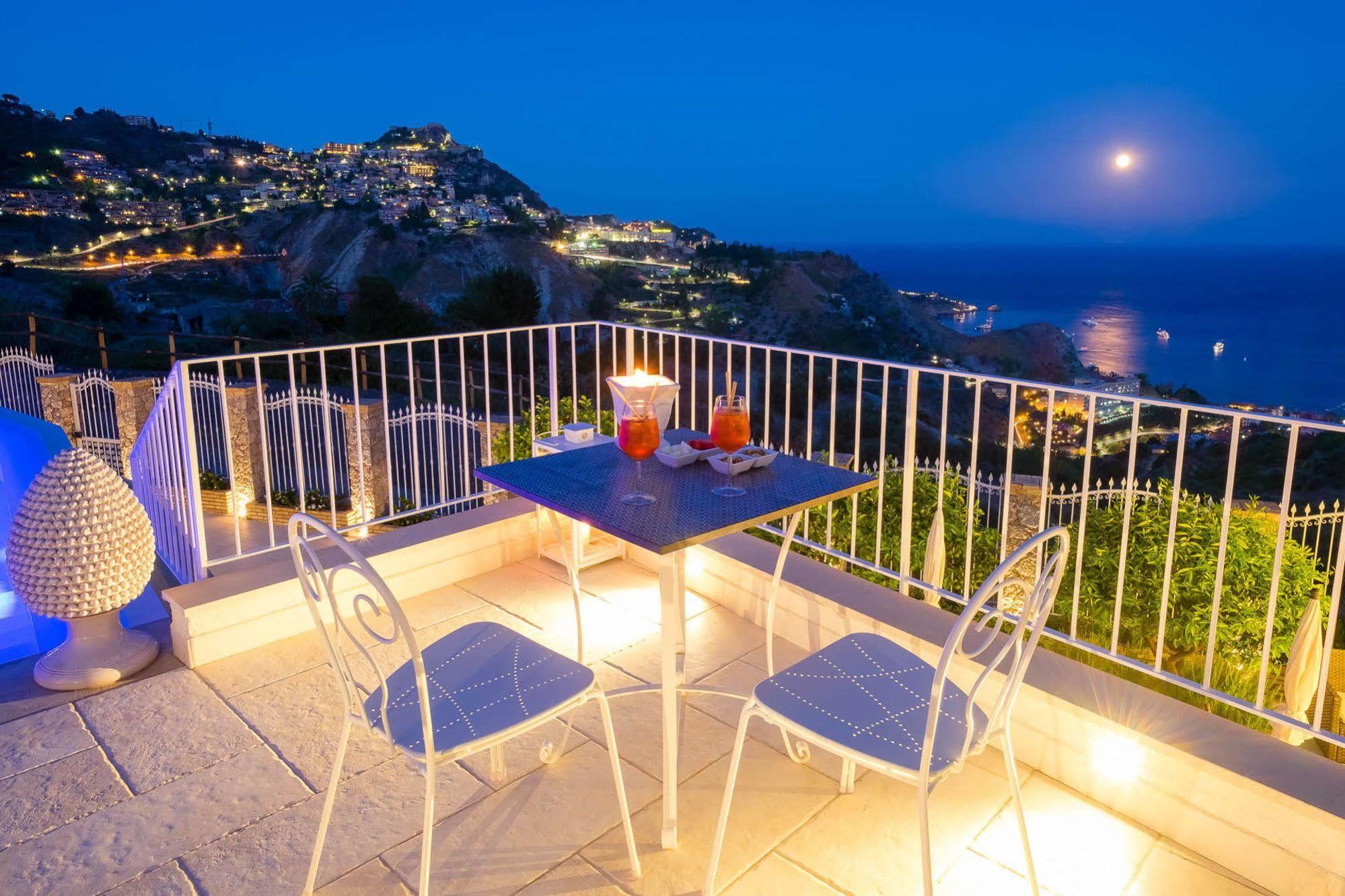 Sciccosa Guest House ตาออร์มินา ภายนอก รูปภาพ