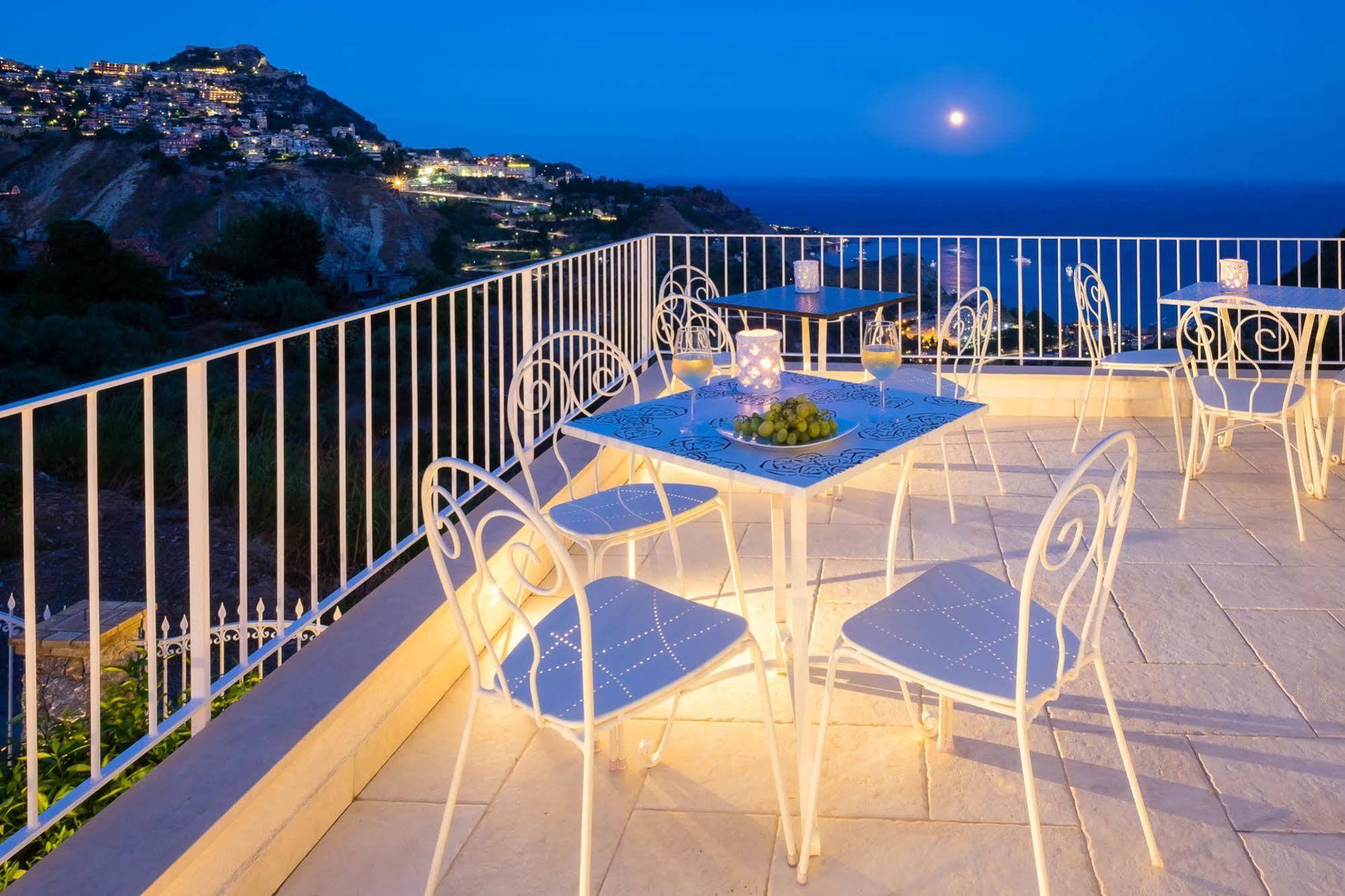 Sciccosa Guest House ตาออร์มินา ภายนอก รูปภาพ